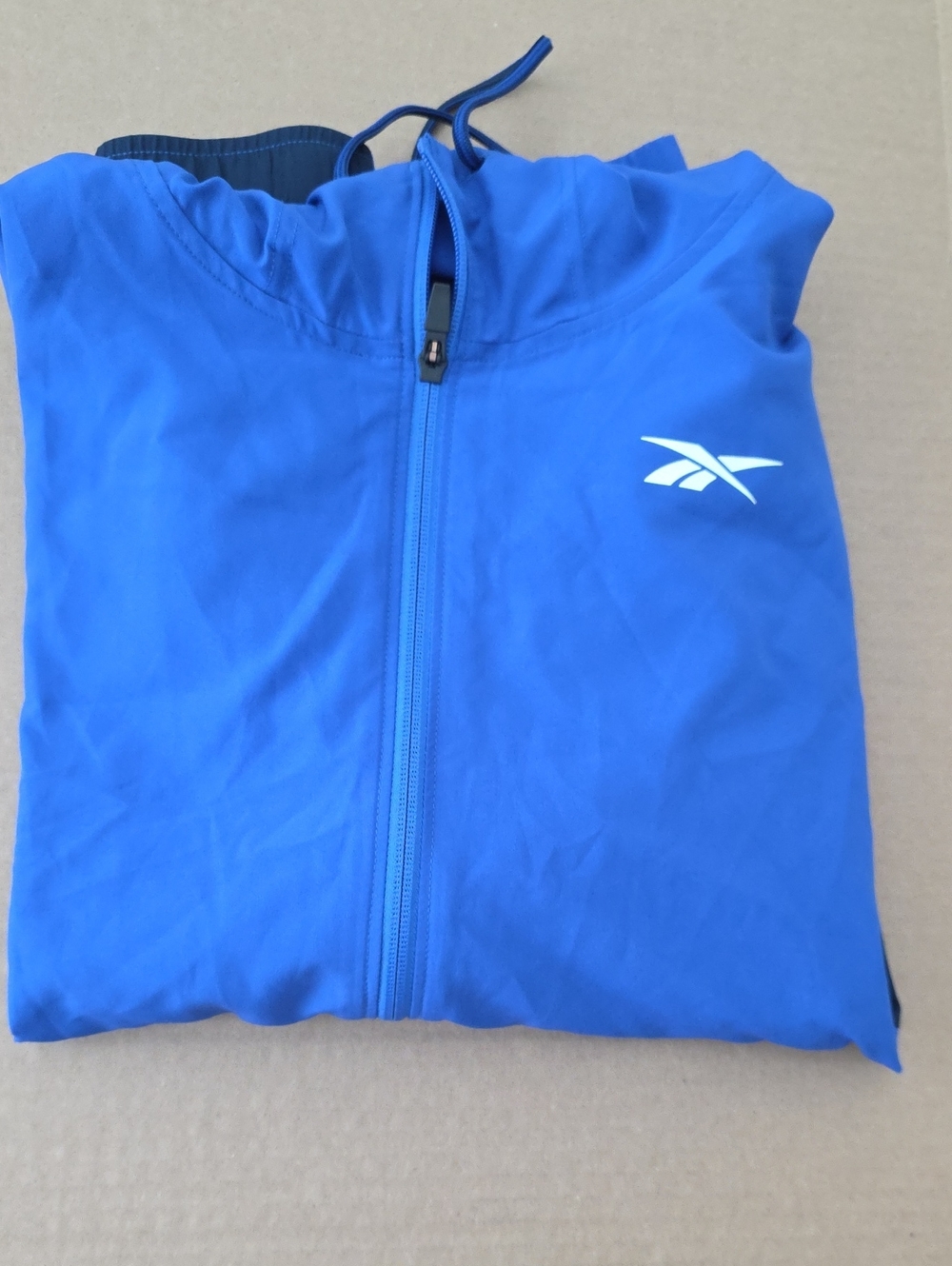 Reebok Men’s Bright Blue Lightweight zip-front Jacket M